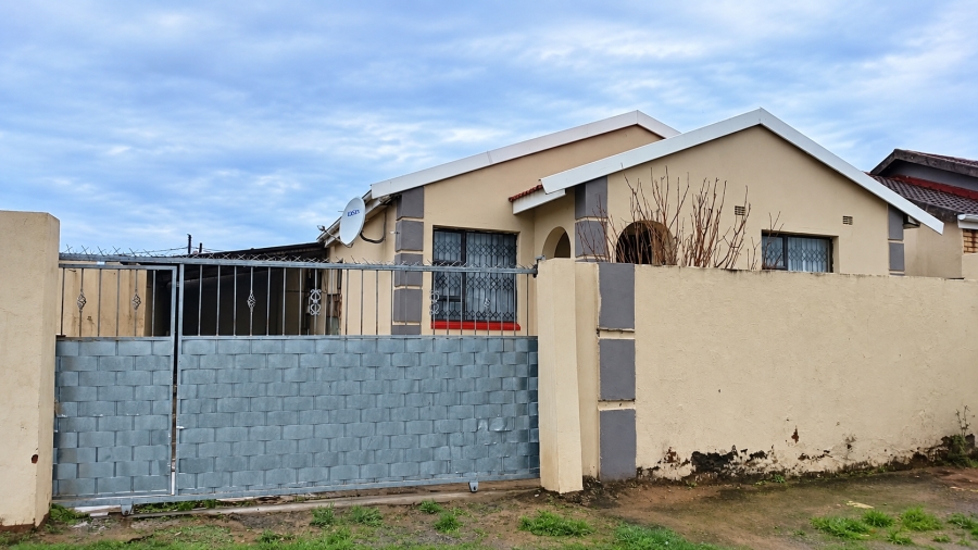To Let 3 Bedroom Property for Rent in Buffalo Flats Eastern Cape